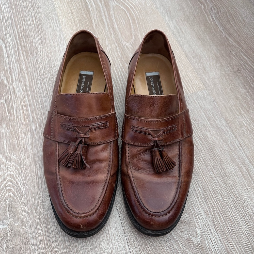 Men’s Johnston & Murphy Handcrafted Saddle Tan Tassel Loafers – Size 11